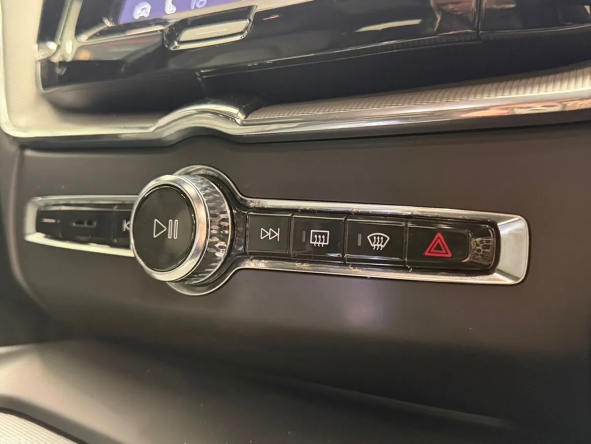 Volvo XC60 SUV, Petrol Plug-in Hybrid, 2024, Blue