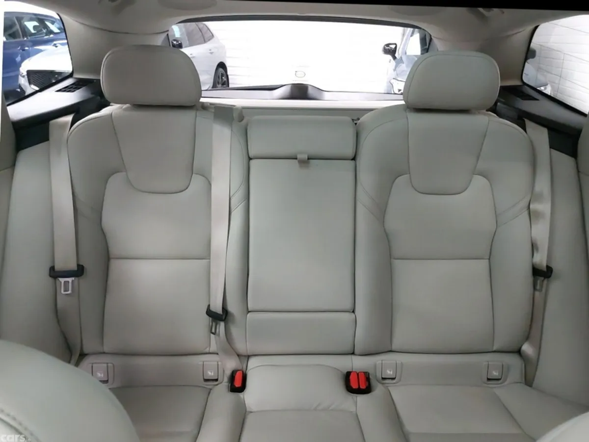 Volvo XC60 SUV, Petrol Plug-in Hybrid, 2023, Blue