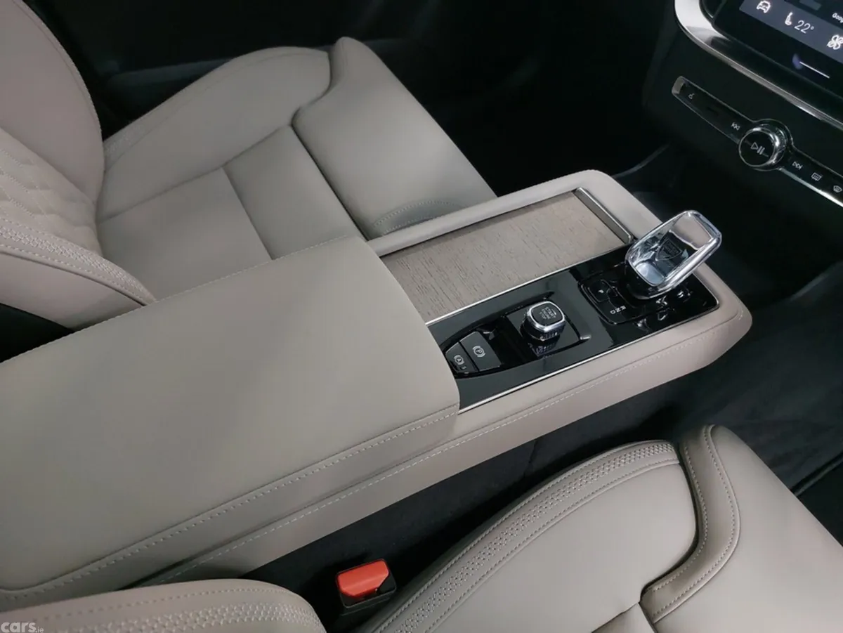 Volvo XC90 MPV, Petrol Plug-in Hybrid, 2026, Black