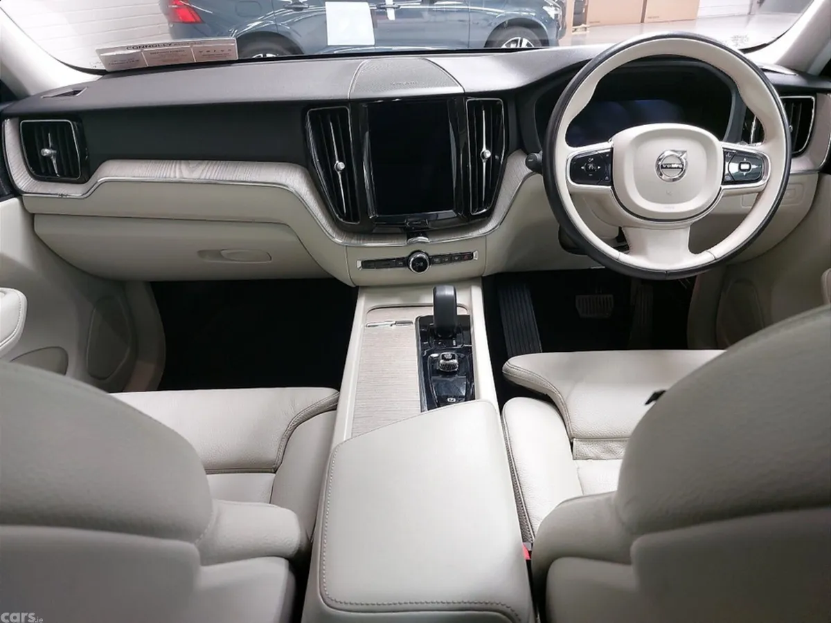 Volvo XC60 SUV, Petrol Plug-in Hybrid, 2023, Blue