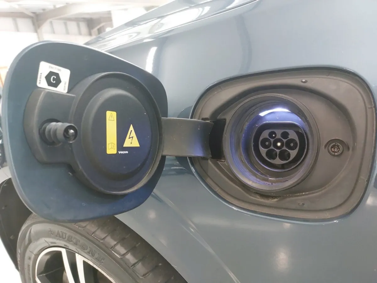 Volvo XC60 SUV, Petrol Plug-in Hybrid, 2023, Blue