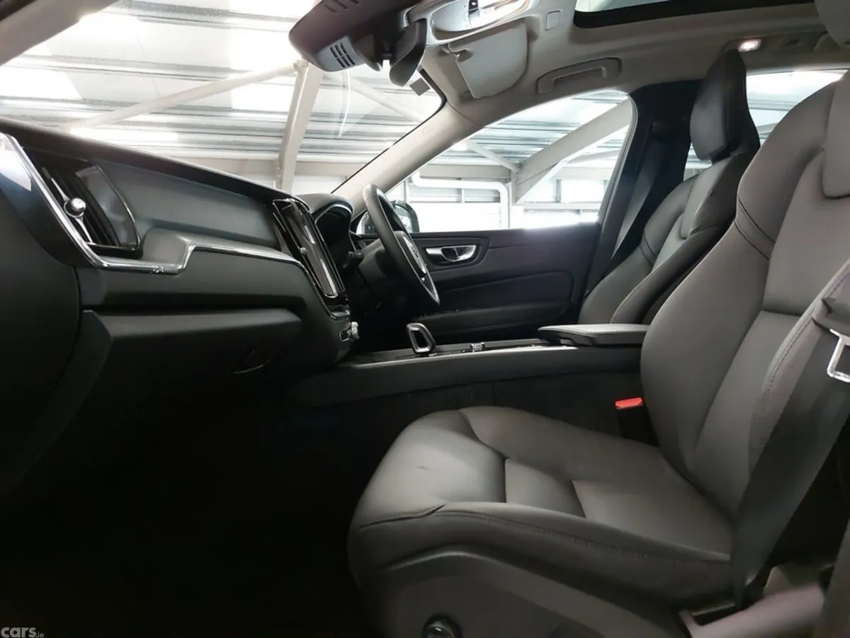Volvo XC60 SUV, Petrol Plug-in Hybrid, 2024, Grey