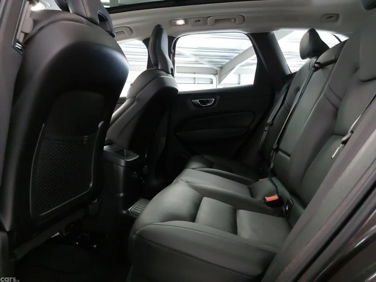 Volvo XC60 SUV, Petrol Plug-in Hybrid, 2024, Grey