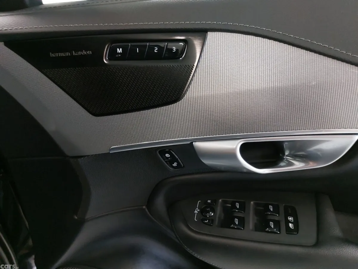 Volvo XC90 SUV, Petrol Plug-in Hybrid, 2024, Black