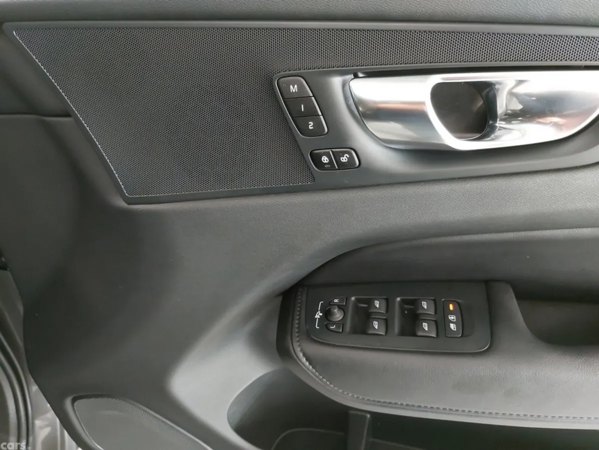 Volvo XC60 SUV, Petrol Plug-in Hybrid, 2024, Grey