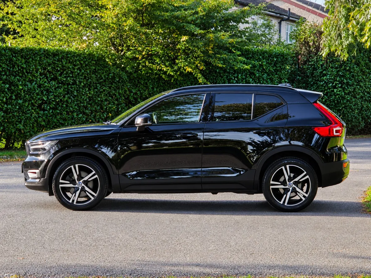 Volvo XC40 Estate, Petrol Plug-in Hybrid, 2021, Black