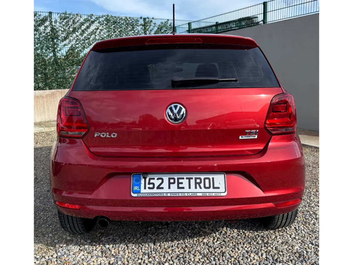 Volkswagen Polo Hatchback, Petrol, 2015, Red