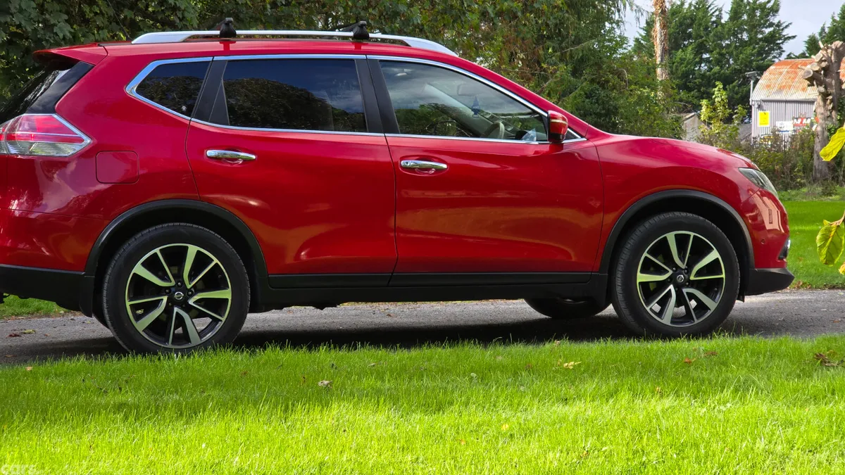 Nissan X-Trail SUV, Diesel, 2016, Red