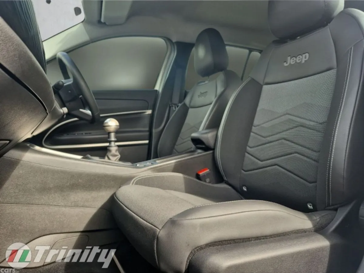 Jeep Avenger SUV, Petrol, 2024, Grey