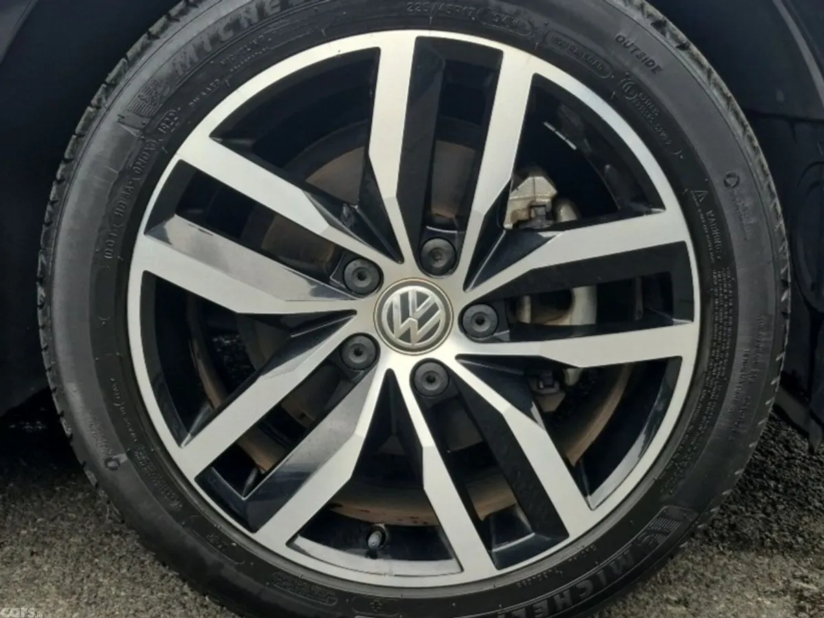 Volkswagen Golf Hatchback, Petrol, 2019, Black