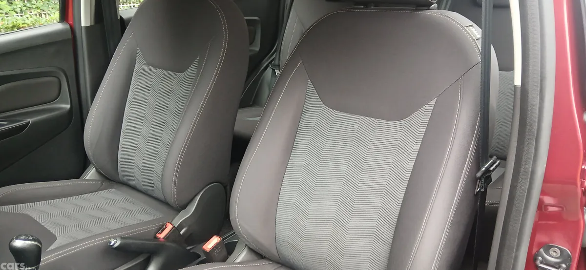 Ford Fiesta Hatchback, Petrol, 2018, Red