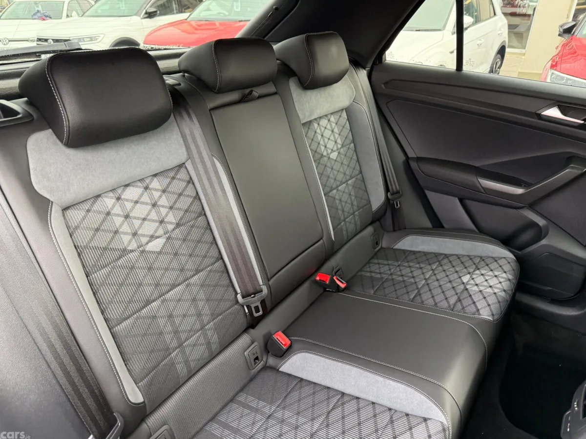 Volkswagen T-Roc SUV, Diesel, 2023, Black
