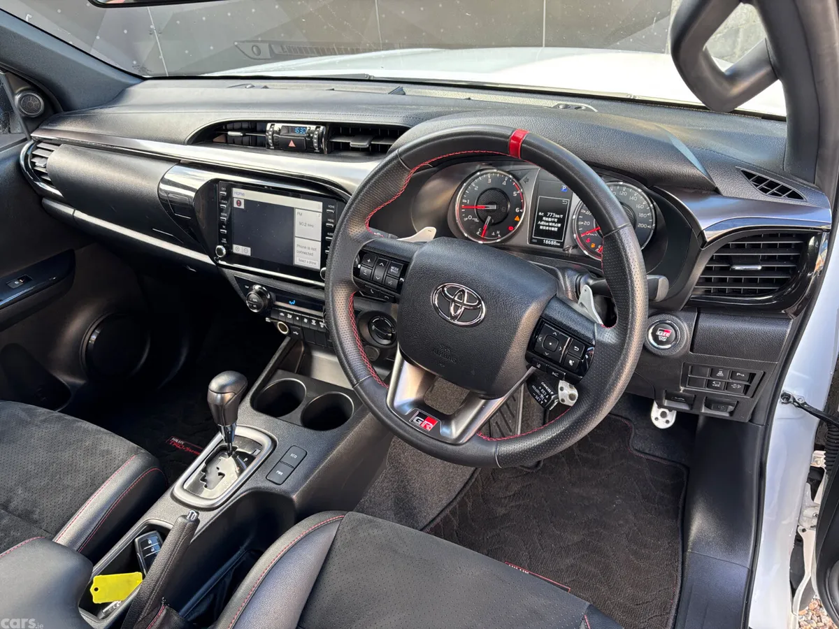Toyota Hilux Pick Up, Diesel, 2024, White