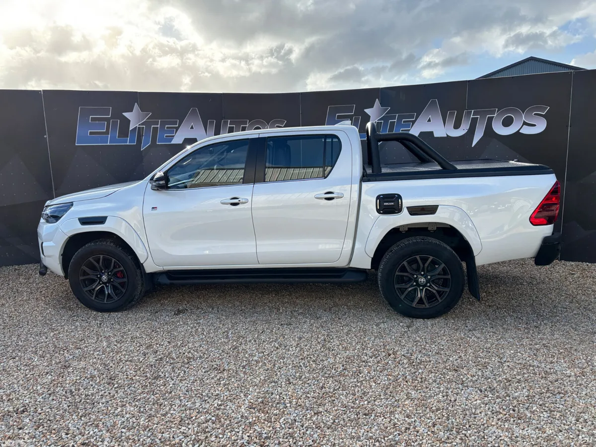 Toyota Hilux Pick Up, Diesel, 2024, White
