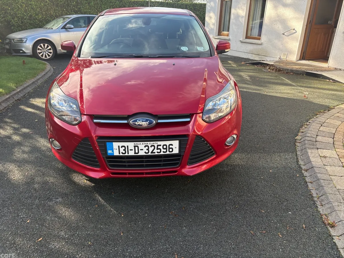Ford Focus Hatchback, Petrol, 2013, Red