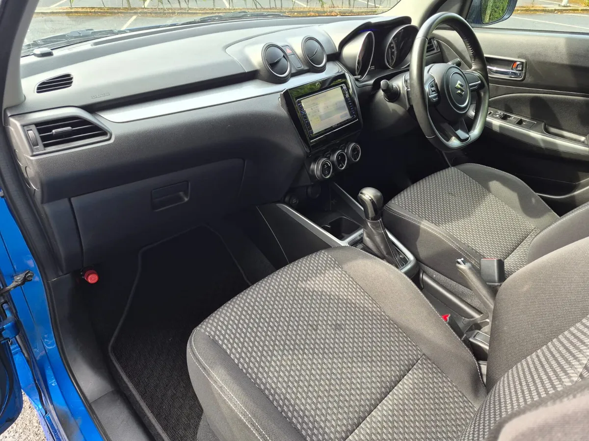 Suzuki Swift Hatchback, Petrol, 2017, Blue