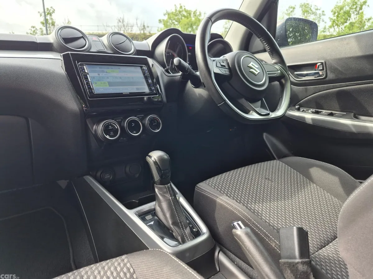 Suzuki Swift Hatchback, Petrol, 2017, Blue