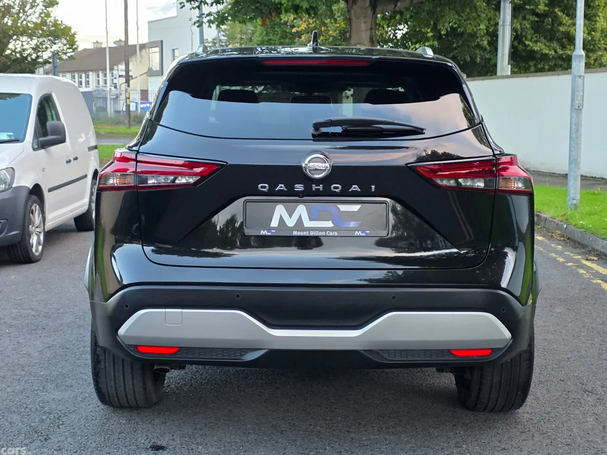 Nissan Qashqai MPV, Petrol, 2021, Black