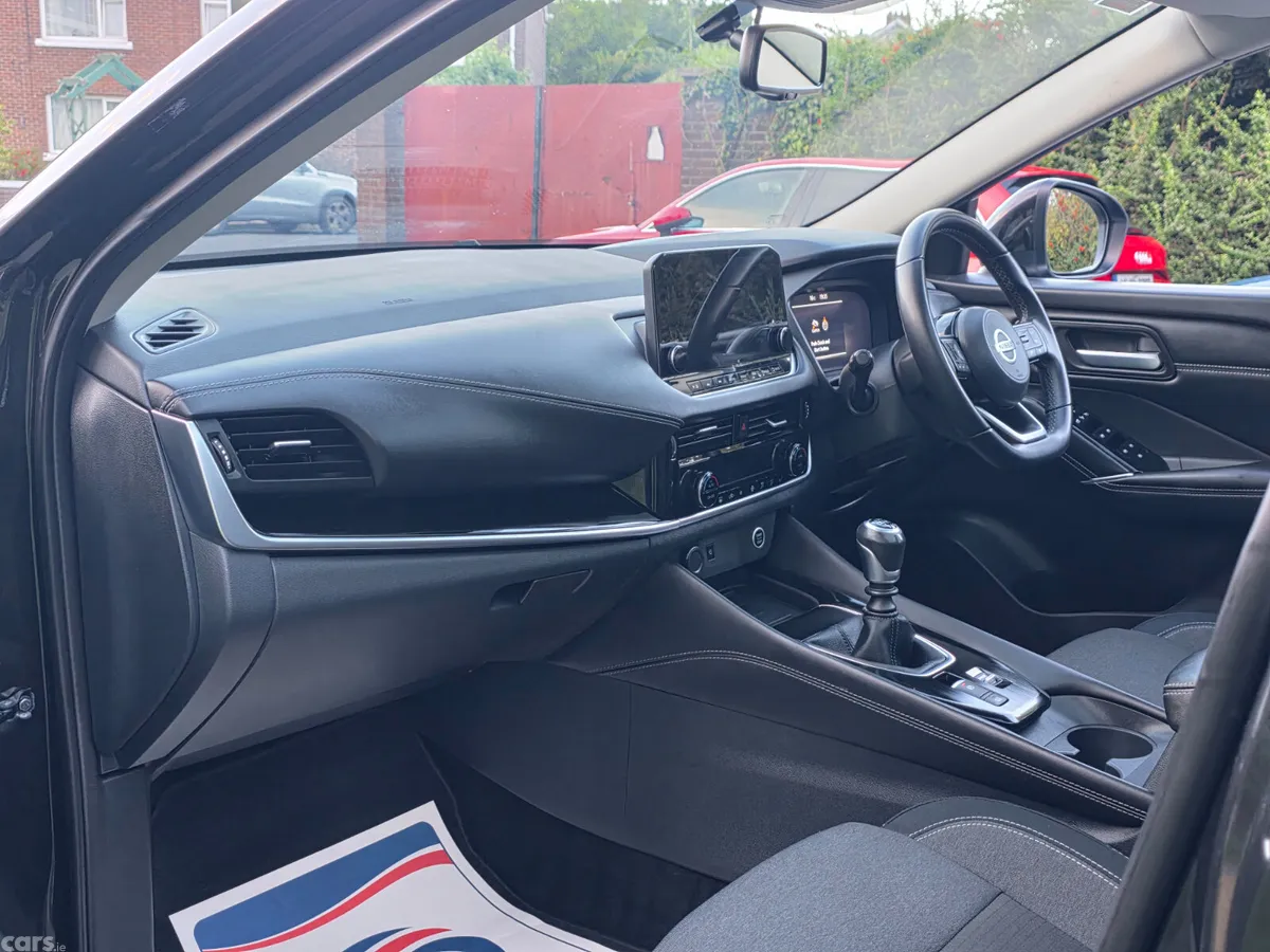 Nissan Qashqai MPV, Petrol, 2021, Black