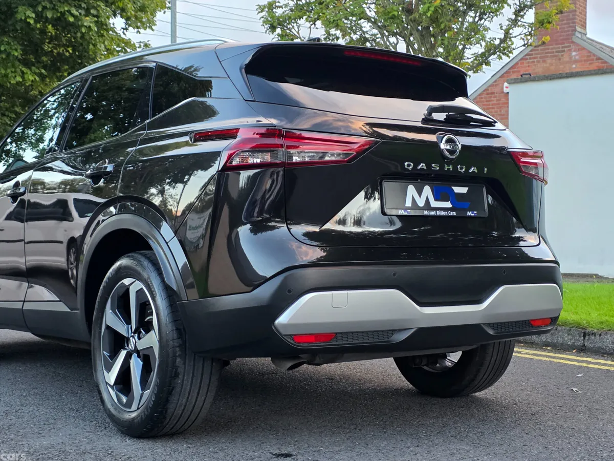Nissan Qashqai MPV, Petrol, 2021, Black