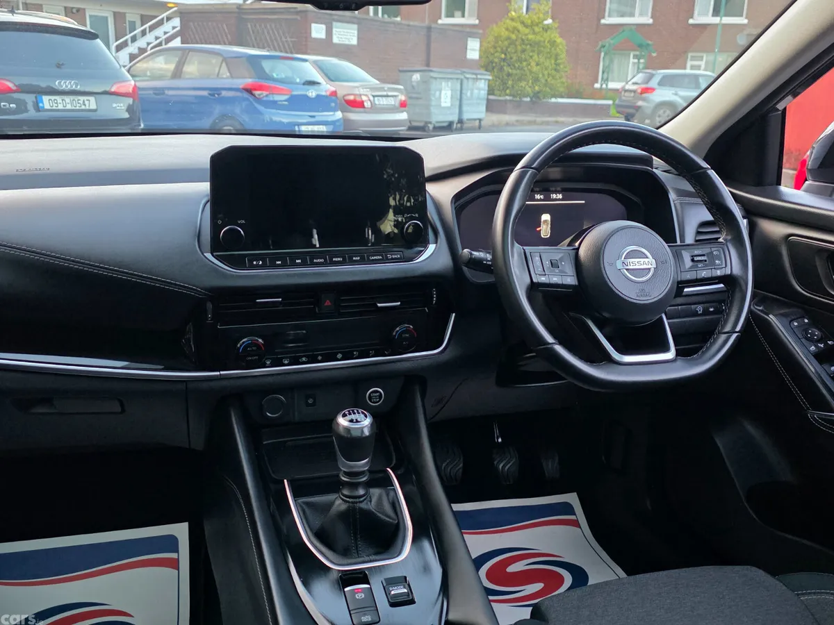 Nissan Qashqai MPV, Petrol, 2021, Black