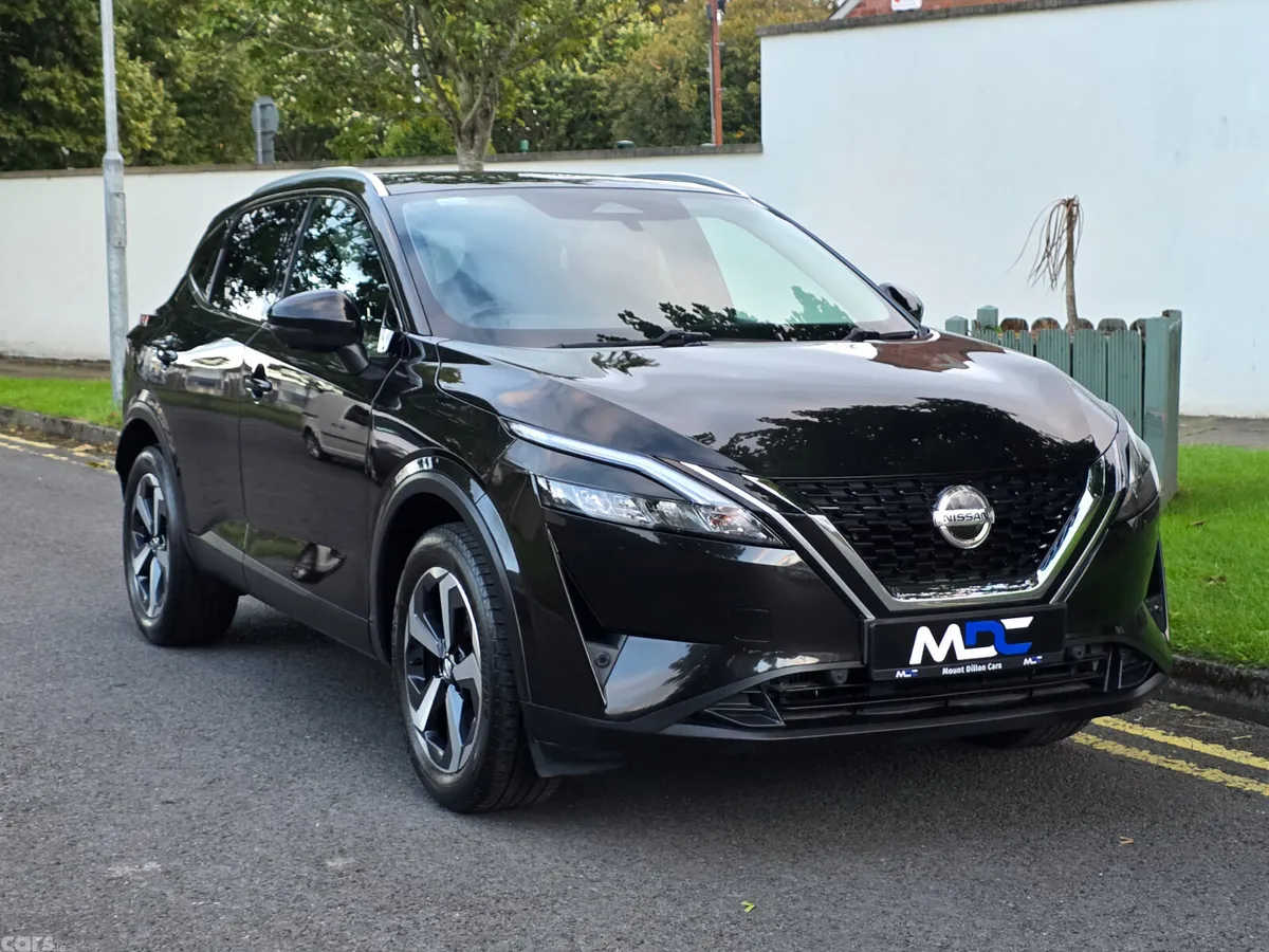 Nissan Qashqai MPV, Petrol, 2021, Black
