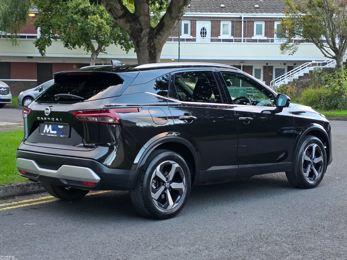 Nissan Qashqai MPV, Petrol, 2021, Black