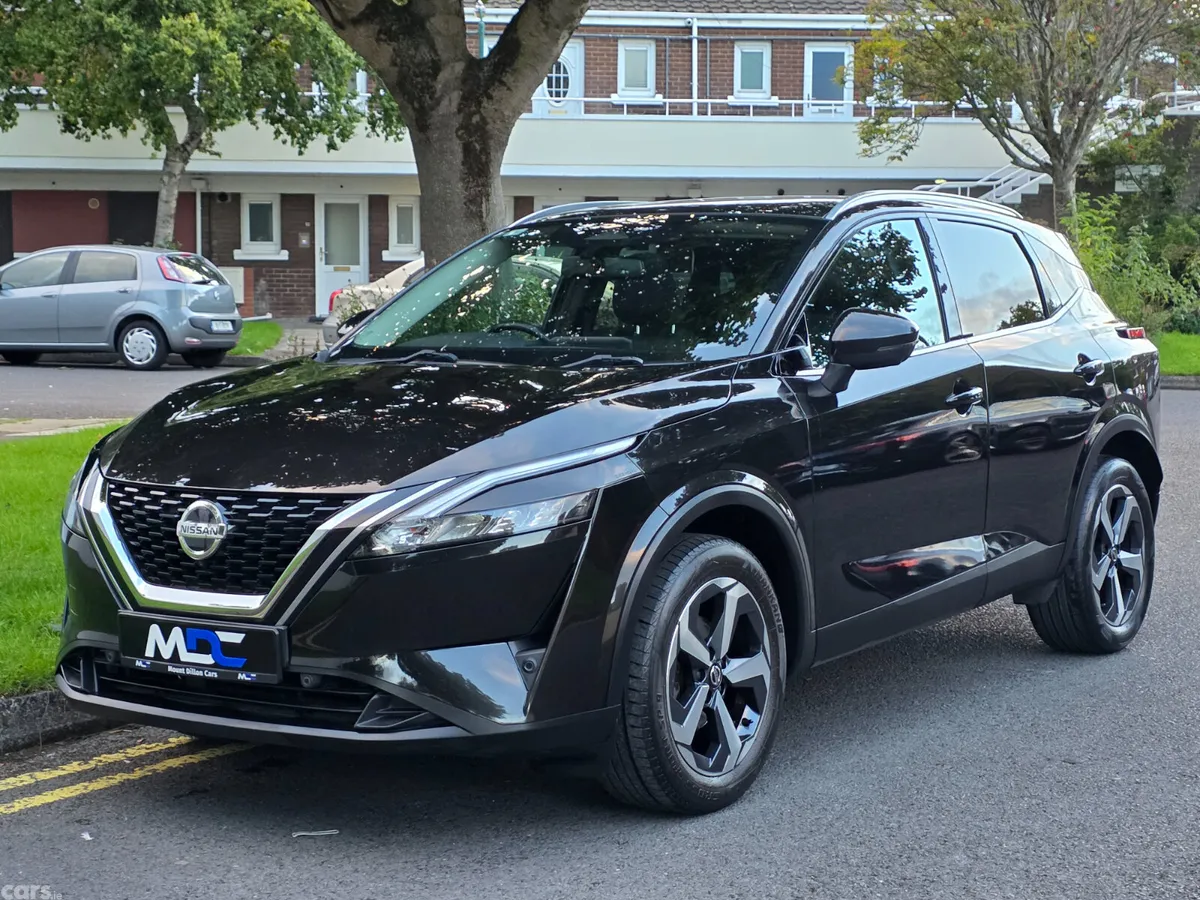 Nissan Qashqai MPV, Petrol, 2021, Black