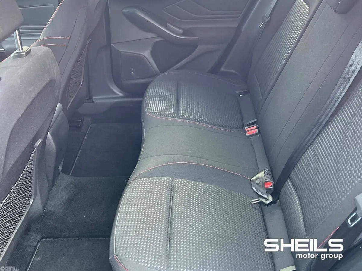 Ford Focus Hatchback, Petrol Hybrid, 2023, Blue