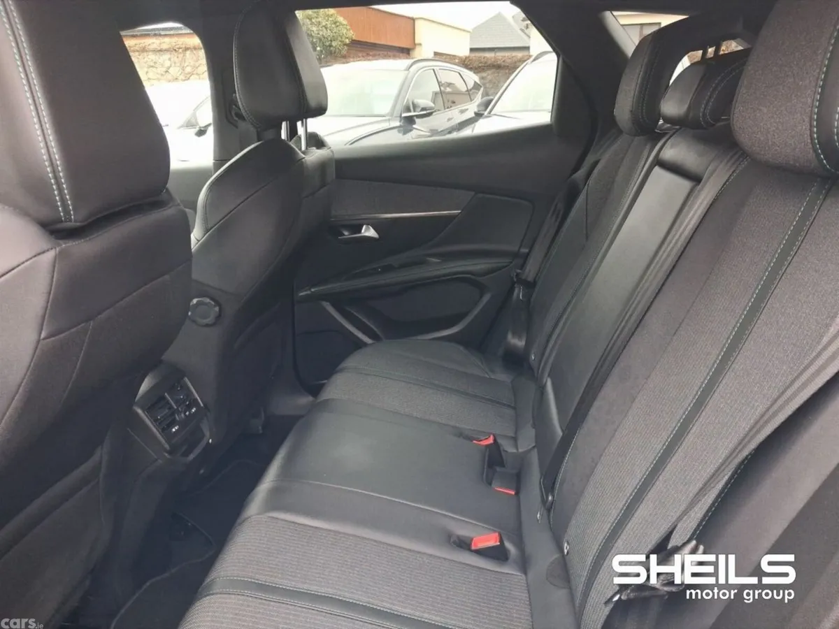 Peugeot 3008 MPV, Diesel, 2023, Black