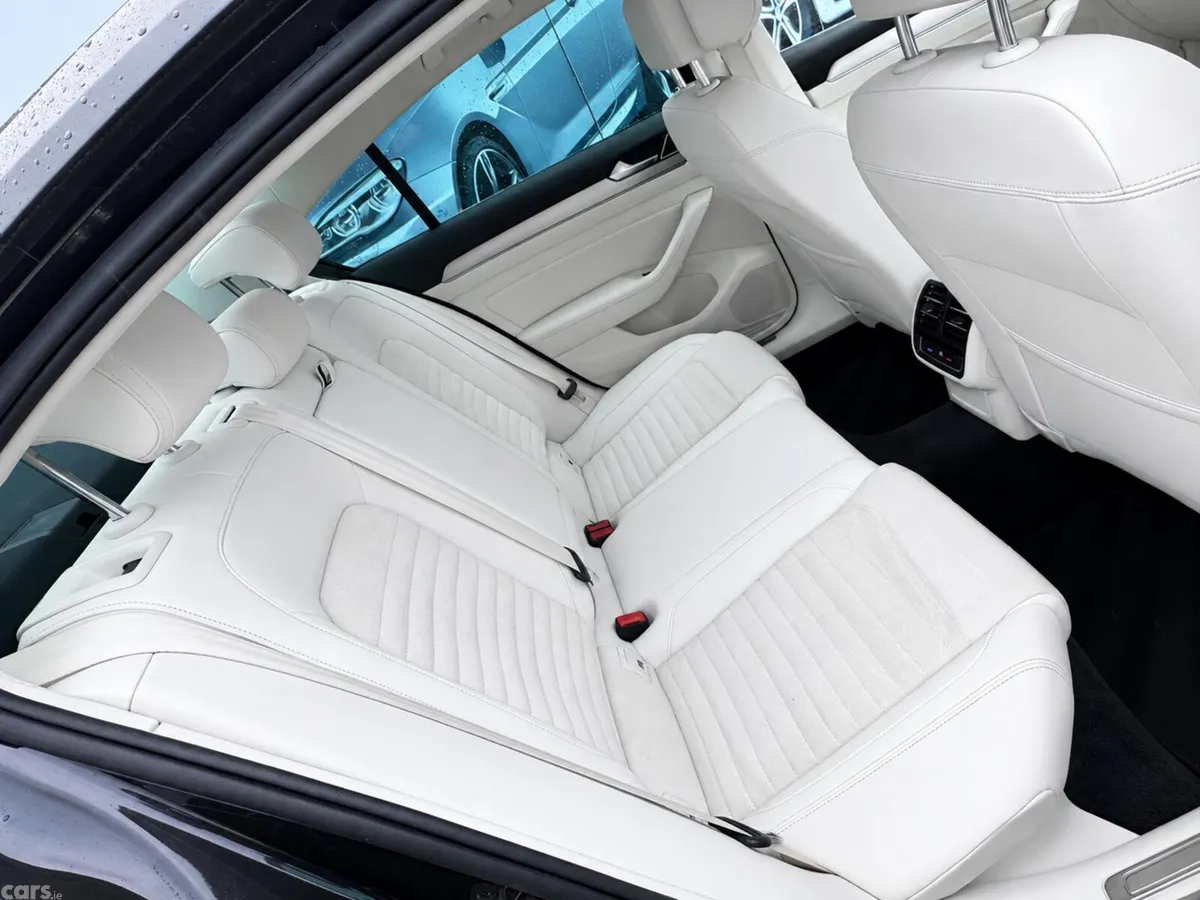 Volkswagen Passat Saloon, Diesel, 2018, Grey