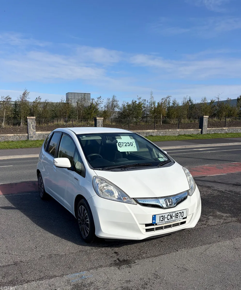Honda Jazz Hatchback, Petrol Hybrid, 2013, White