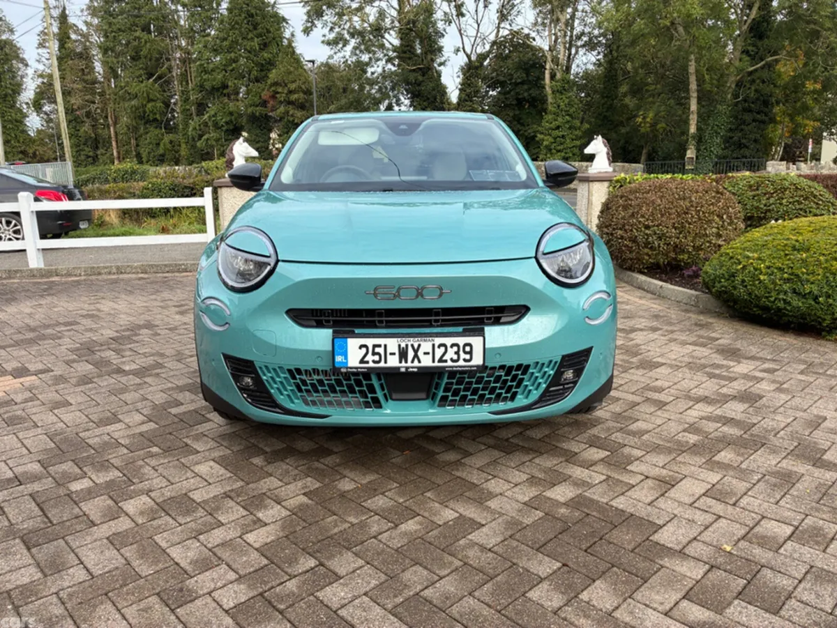 Fiat 600 Hatchback, Petrol, 2025, Blue