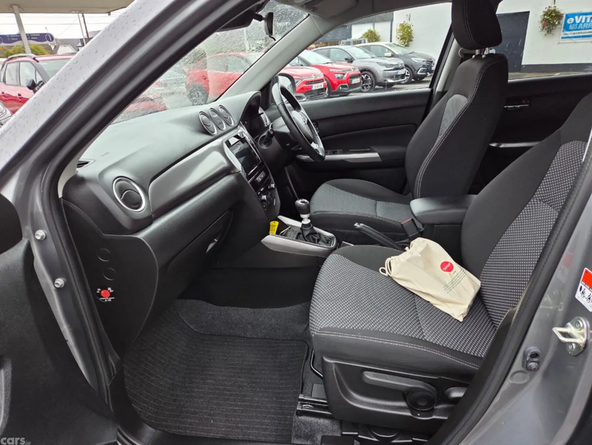 Suzuki Vitara SUV, Petrol, 2023, Grey
