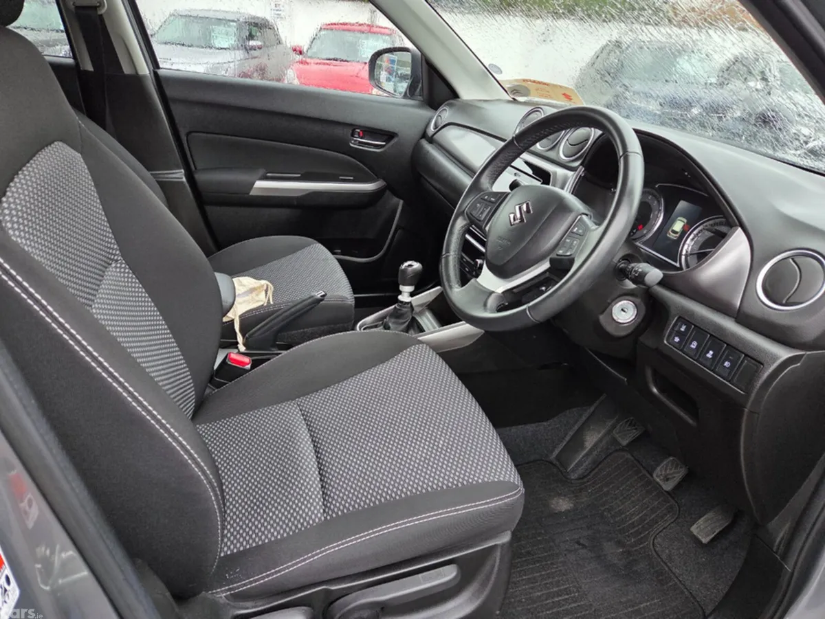 Suzuki Vitara SUV, Petrol, 2023, Grey
