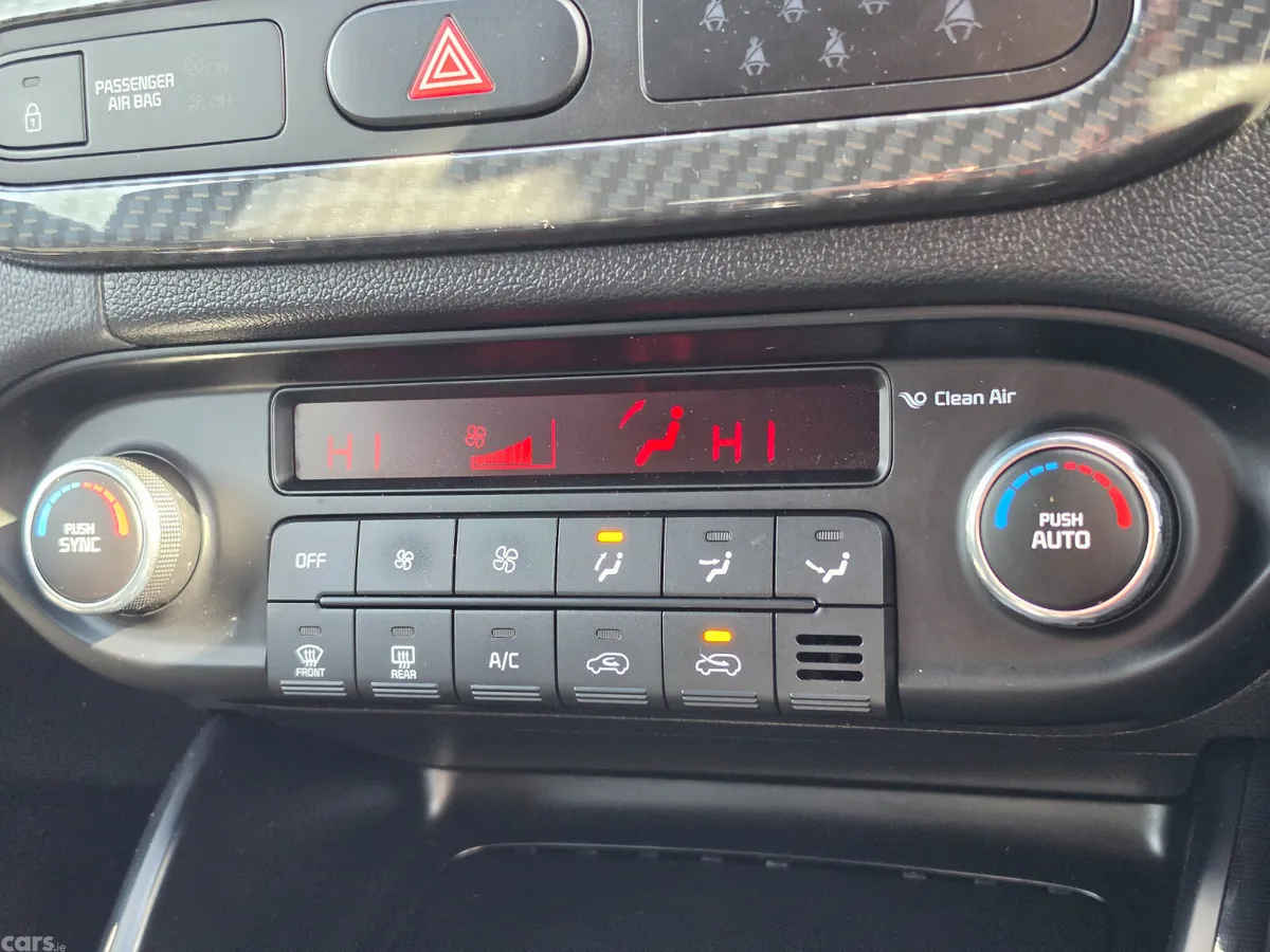 Kia Carens MPV, Diesel, 2017, Black