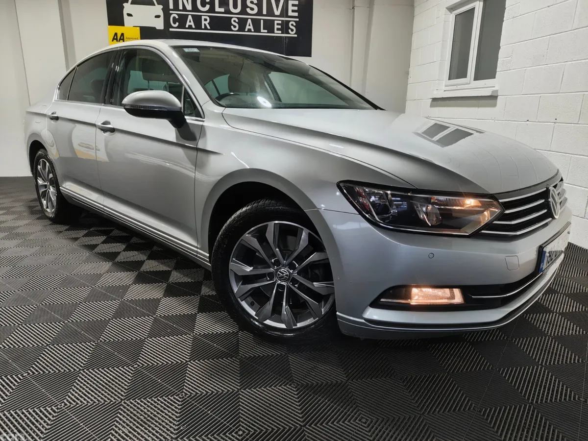 Volkswagen Passat Saloon, Diesel, 2019, Grey