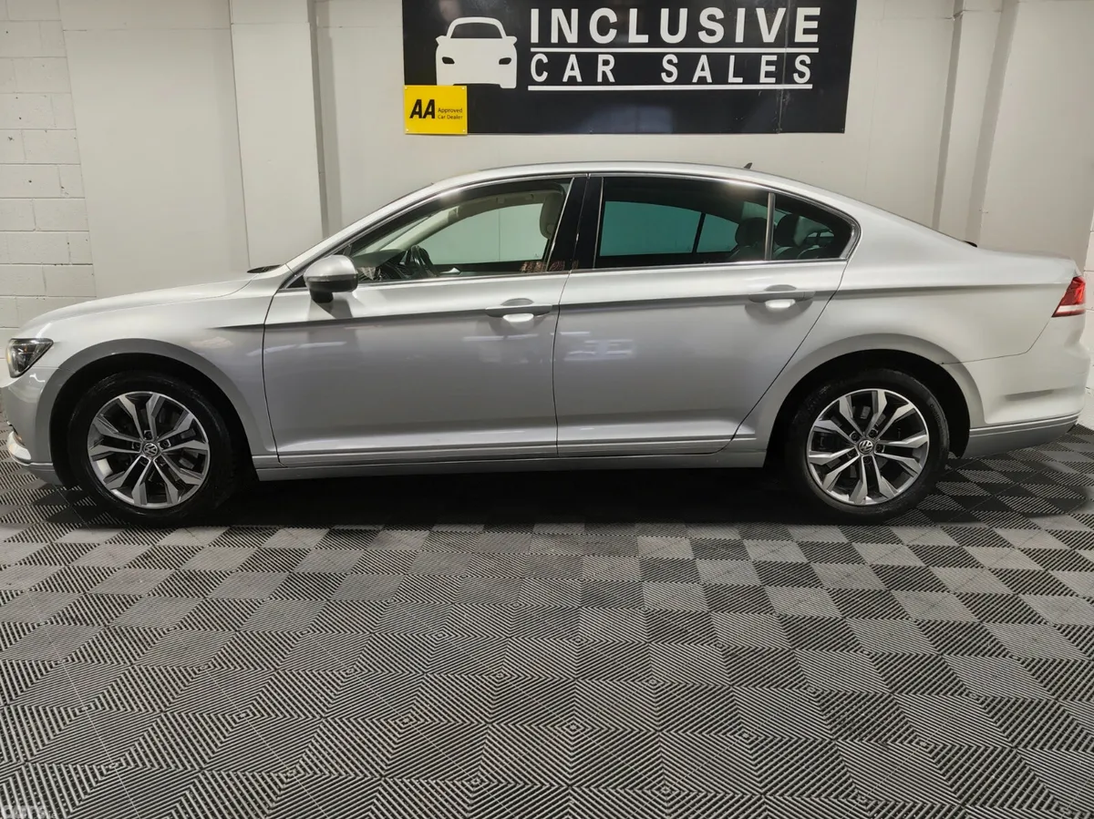Volkswagen Passat Saloon, Diesel, 2019, Grey