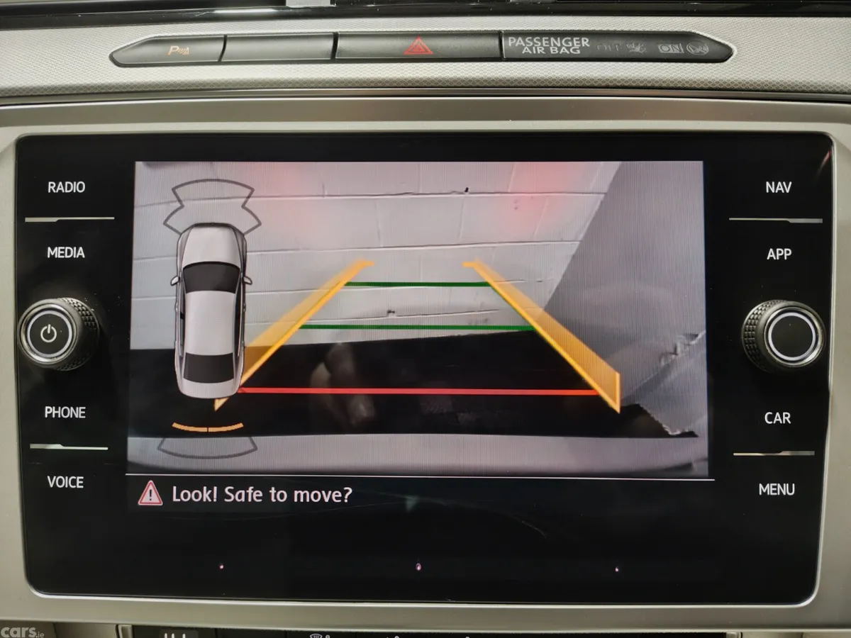 Volkswagen Passat Saloon, Diesel, 2019, Grey
