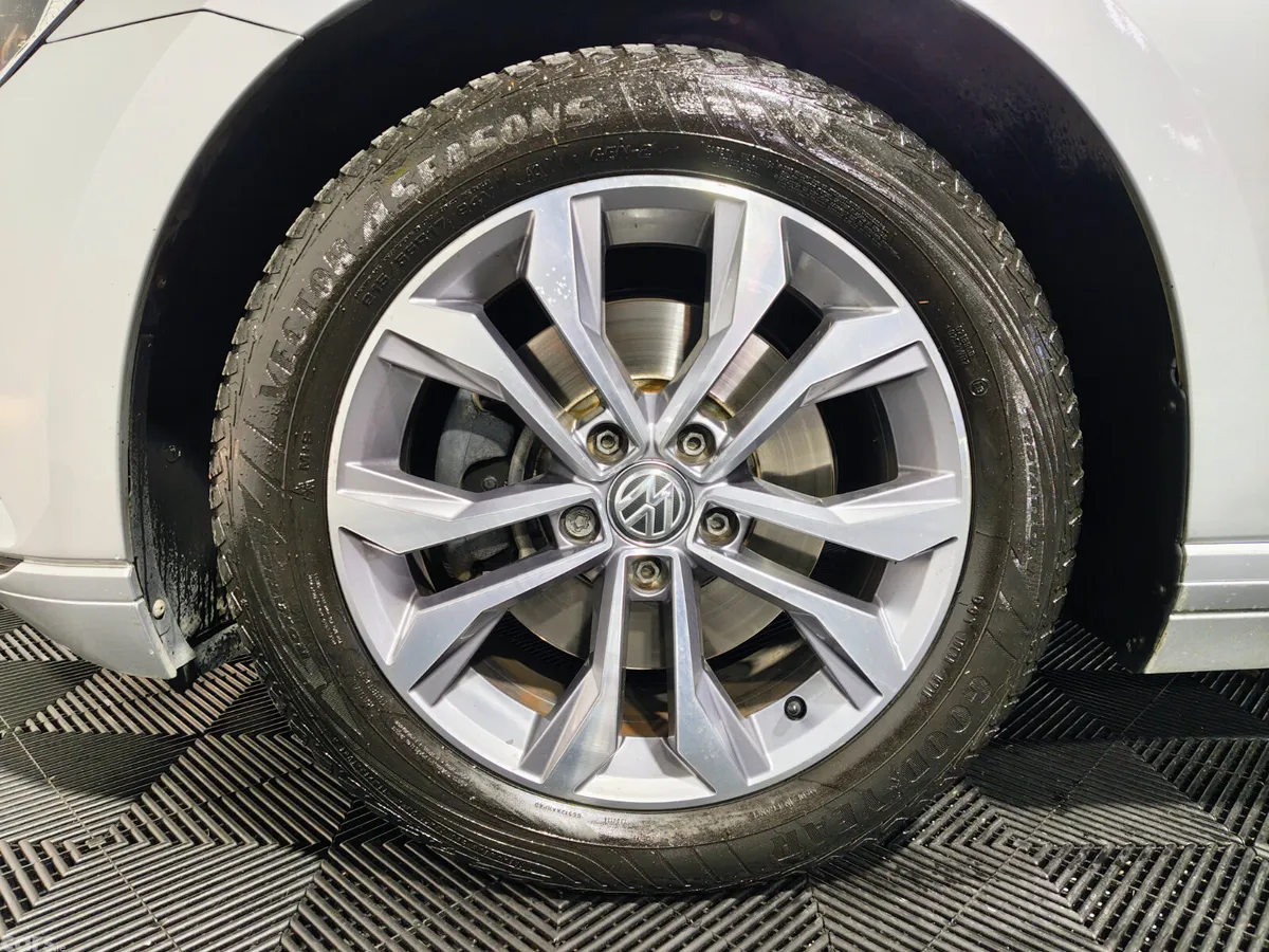 Volkswagen Passat Saloon, Diesel, 2019, Grey