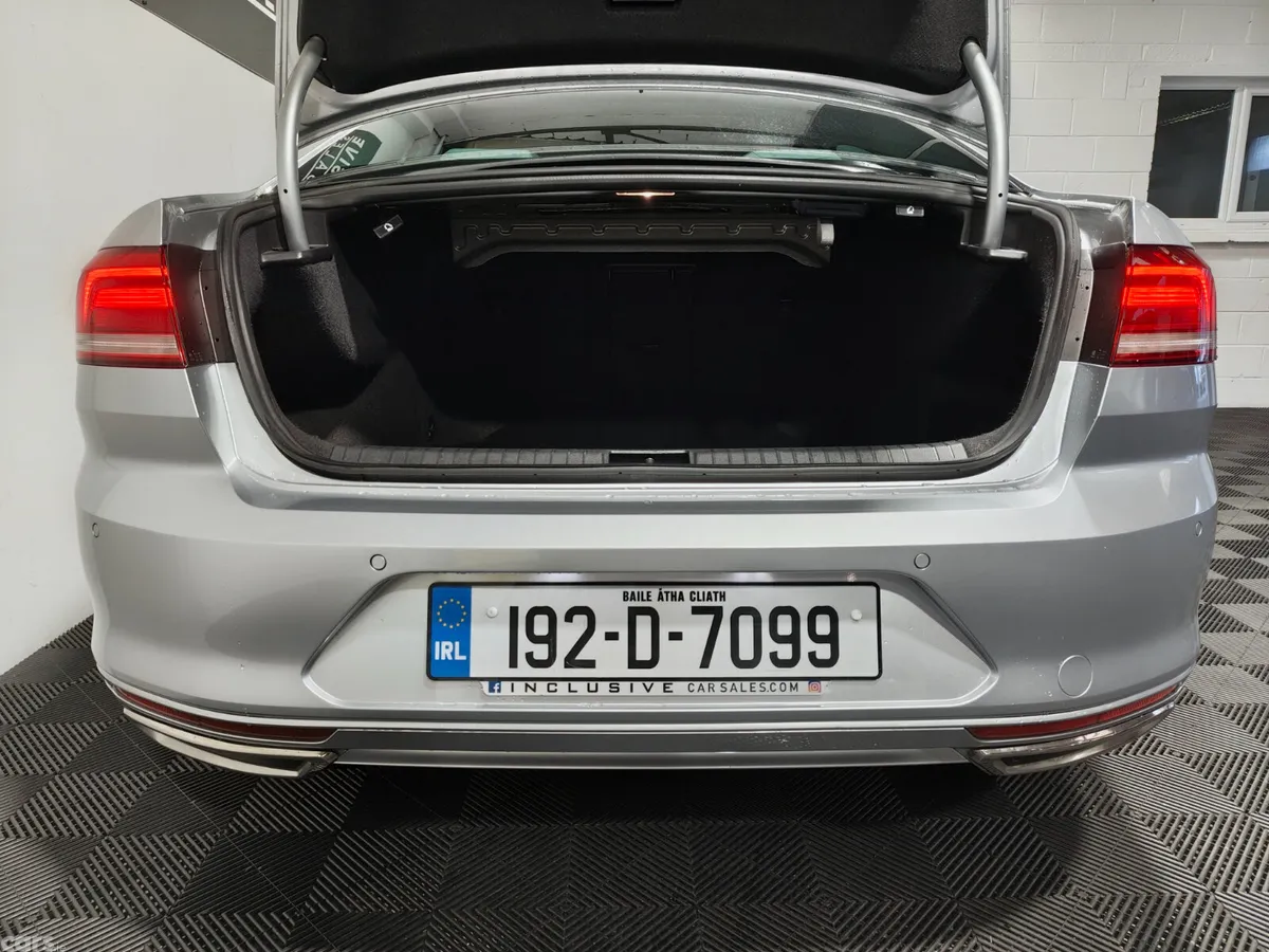 Volkswagen Passat Saloon, Diesel, 2019, Grey