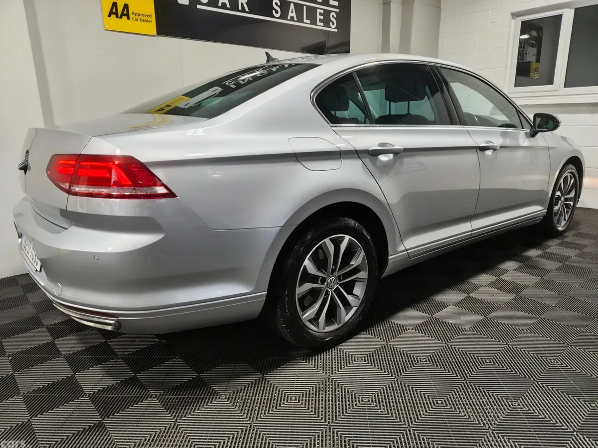 Volkswagen Passat Saloon, Diesel, 2019, Grey