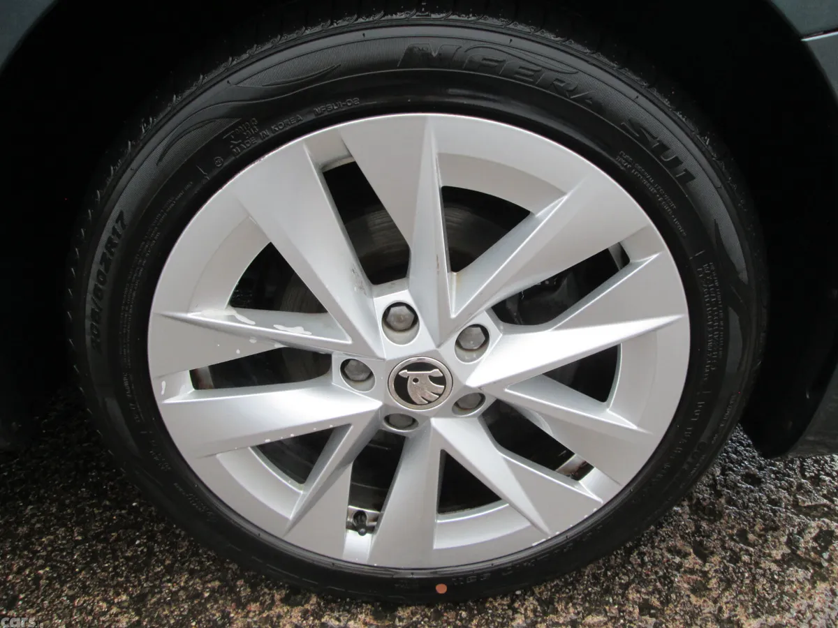 Skoda Octavia Hatchback, Diesel, 2021, Grey