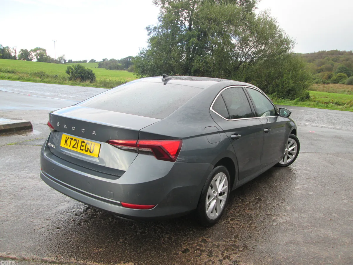 Skoda Octavia Hatchback, Diesel, 2021, Grey