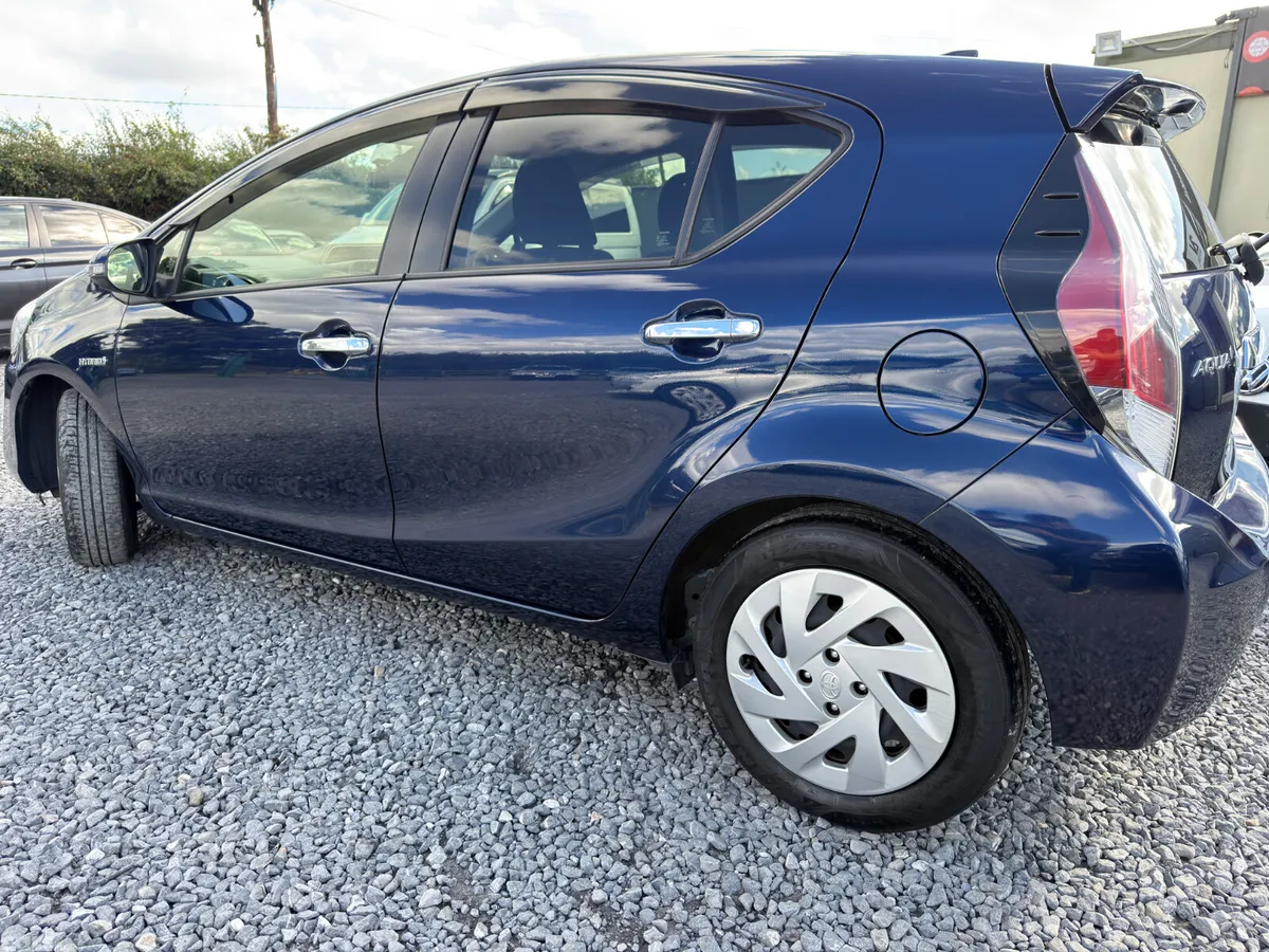 Toyota Aqua Hatchback, Petrol Hybrid, 2016, Blue