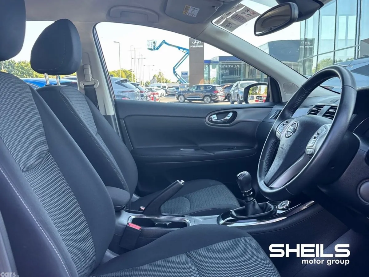 Nissan Pulsar Hatchback, Petrol, 2019, Red