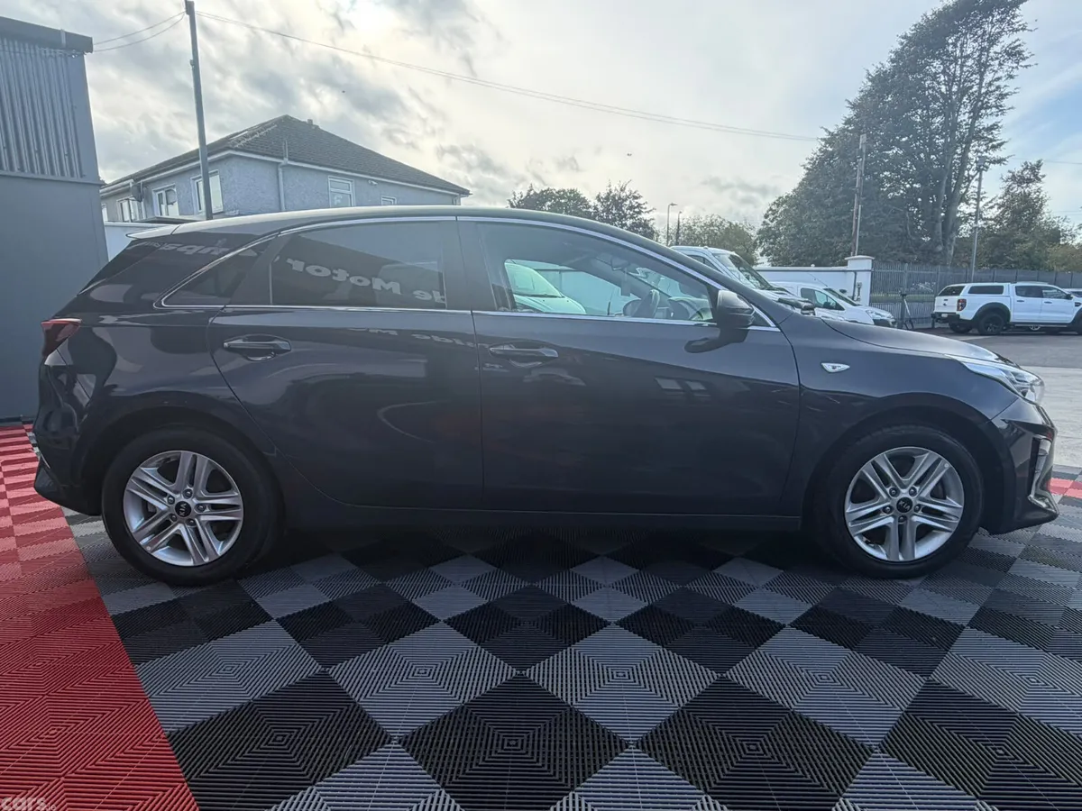 Kia Ceed Hatchback, Diesel Hybrid, 2021, Grey