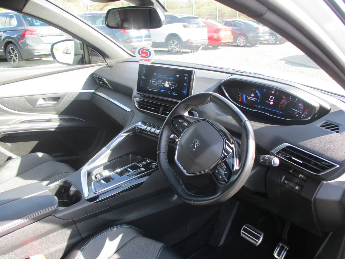 Peugeot 5008 MPV, Diesel, 2023, White
