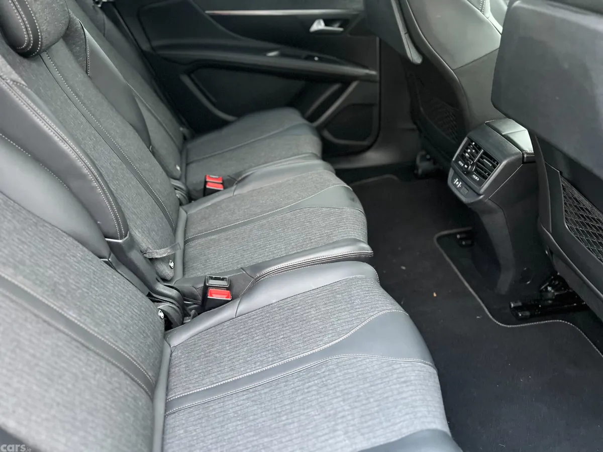 Peugeot 5008 MPV, Diesel, 2019, Grey