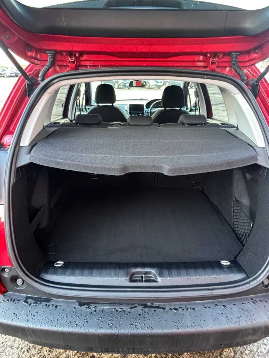 Peugeot 2008 Estate, Petrol, 2018, Red